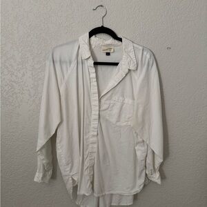 Universal Thread Classic White Button-Up Shirt